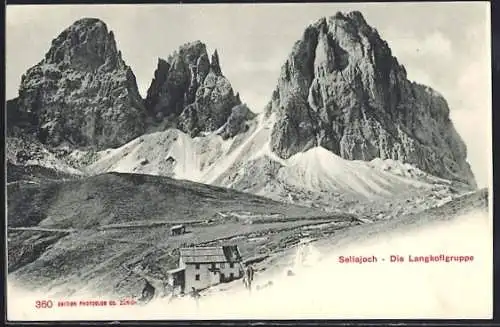 AK Carlo Valentini-Hütte am Sellajoch gegen die Langkoflgruppe