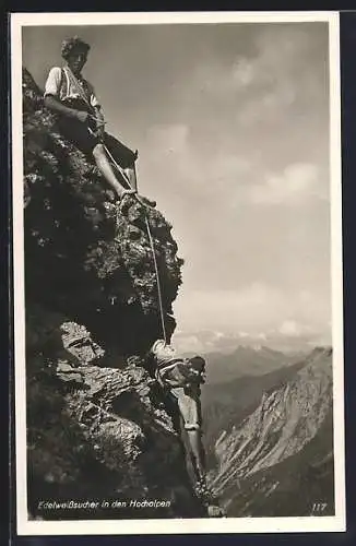 AK Edelweisssucher in den Hochalpen, Bergsteigen