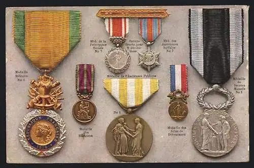AK Paris, A. Schobillon, 21 et 22, Galerie Montpensier, Medaille Militaire No. 1, Medaille des Musiciens, Verdienstorden