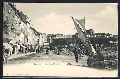 AK Cannes, Quai St. Pierre avec voiliers et passants