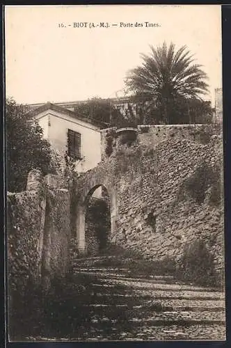 AK Biot /A.-M., Porte des Tines
