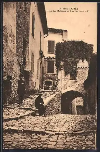 AK Biot /A.-M., Rue des Orfèvres et Rue du Barri