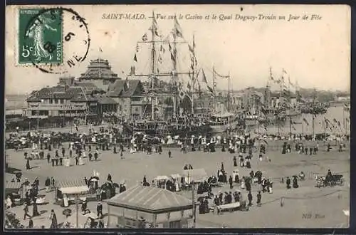 AK Saint-Malo, Vue sur le Casino et le Quai Duguay-Trouin un Jour de Fête