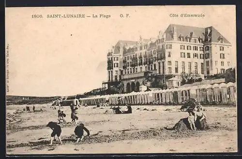 AK Saint-Lunaire, La Plage, Côte d`Émeraude avec bâtiments et baigneurs sur le sable