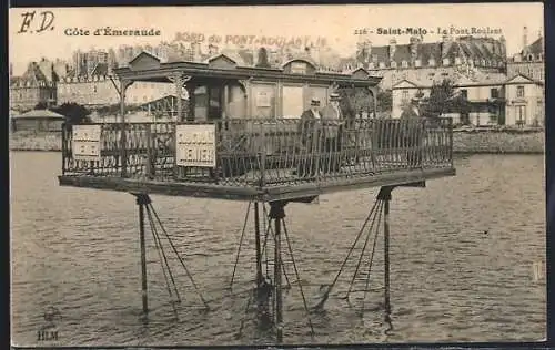 AK Saint-Malo, le Pont Roulant sur l`eau avec vue sur la Côte d`Émeraude