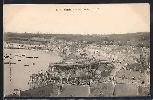 AK Cancale, La Houle, vue sur le chantier naval et les bateaux amarrés