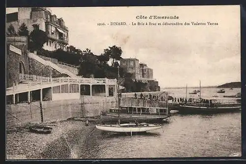 AK Dinard, Le Bric à Brac et débarcadère des Vedettes Vertes