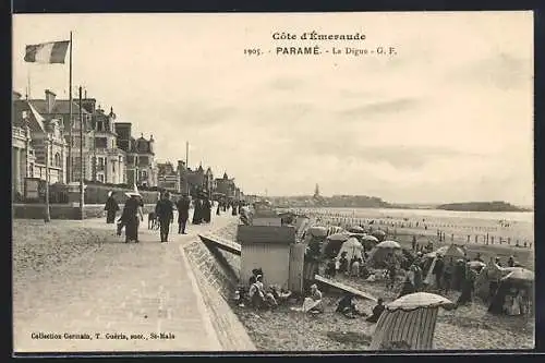 AK Paramé, La Digue, Promenade animée sur la plage avec parasols et promeneurs