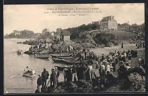 AK Rotheneuf, Un Coin du Havre, Côte d`Émeraude, foule et bateaux sur la plage