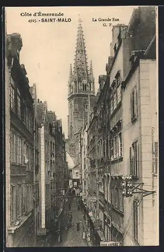 AK Saint-Malo, La Grande Rue mit Kirchturm im Hintergrund