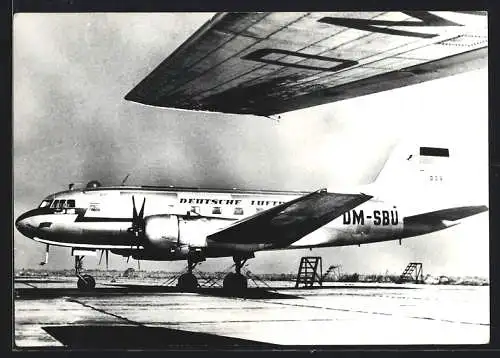 Fotografie Flugzeug Deutsche Lufthansa, Niederdecker mit DDR Kennung DM-SBU