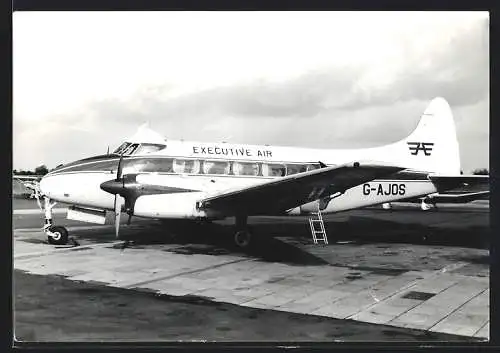 Fotografie unbekannter Fotograf, Ansicht Hamburg, Flugzeug Executive Air, Kennung G-AJOS