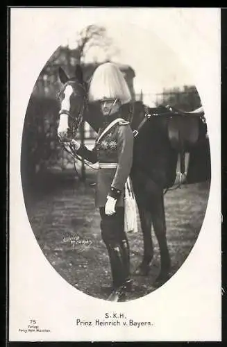 AK S. K. H. Prinz Heinrich von Bayern in Uniform neben einem Pferd stehend