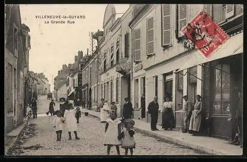 AK Villeneuve-la-Guyard, La Grande Rue