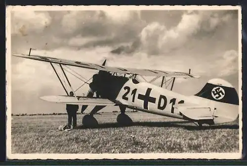 AK Unserer Wehrmacht, startbereites Doppeldeckerflugzeug