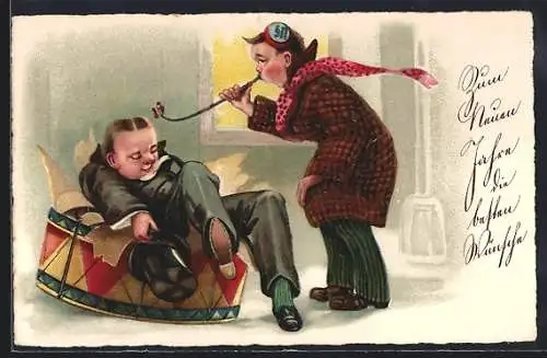 Künstler-AK Ein Mann trötet, der andere kommt aus einer Trommel, Zum Neuen Jahre die besten Wünsche