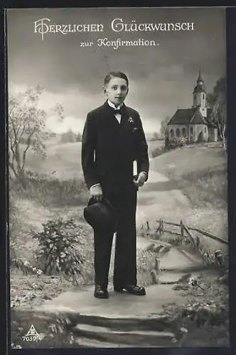 AK Glückwunsch zur Konfirmation, Junge vor einer Kirche
