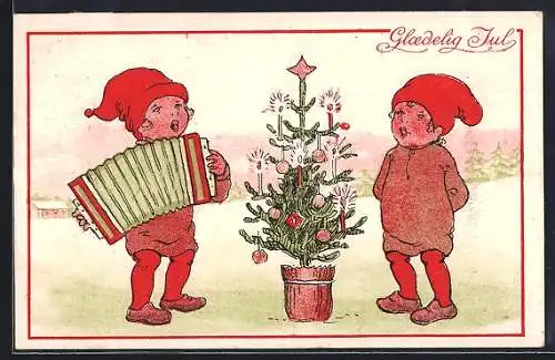 Künstler-AK Zwei Zwerge singen bei einem Weihnachtsbaum, Glaedelig Jul
