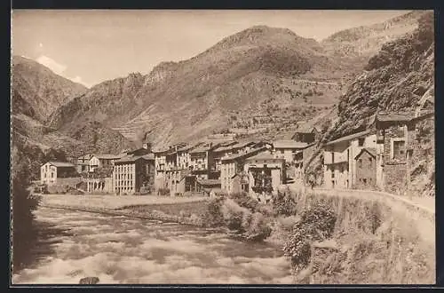 AK San Julián de Lória, Flusspartie mit Bergpanorama
