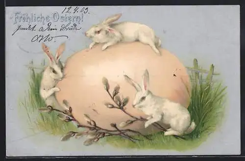 AK Drei Osterhasen auf einem grossen Ei, Weidenkätzchen