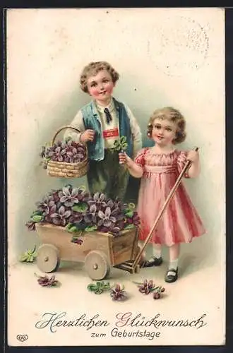 AK Zwei Kinder mit Veilchen und Kleeblättern, Herzlichen Glückwunsch zum Geburtstag