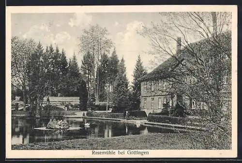 AK Göttingen, Rasemühle mit Teich und Gartenanlage