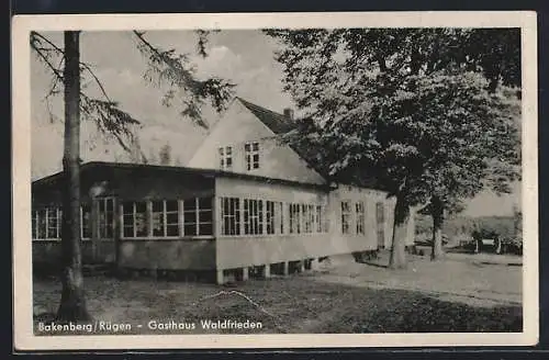 AK Bakenberg /Rügen, Gasthaus Waldfrieden mit Gartenanlage