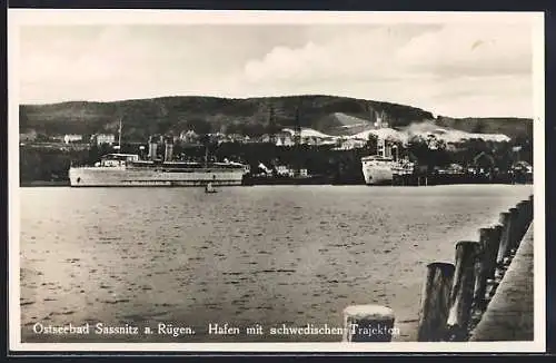 AK Sassnitz a. Rügen, Ostseebad, Hafen mit schwedischen Trajekten