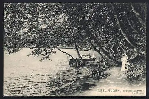 AK Stubbenkammer /Insel Rügen, Herthasee mit Boot