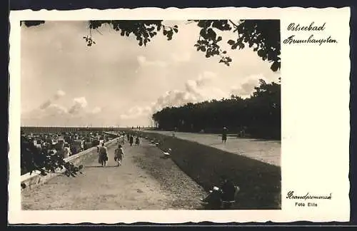 AK Brunshaupten, Belebte Strandpromenade