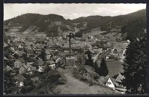 AK Steinwiesen im Frankenwald, Kreuz auf dem Berg, Ortsansicht mit Umgebung