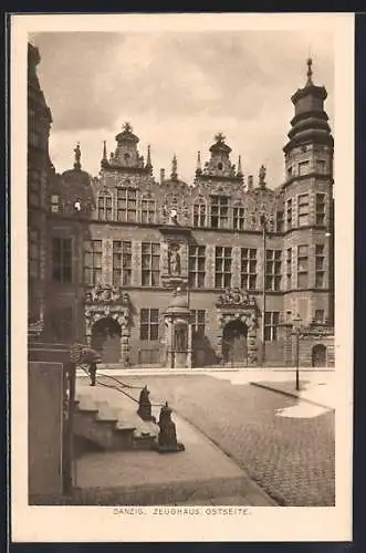 AK Danzig-Gdansk, Ostseite des Zeughauses