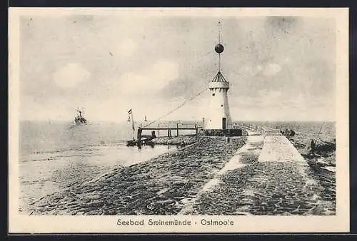 AK Swinemünde, Ostmoole mit Blick auf die See