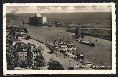 AK Stettin, Blick von der Hakenterrasse, Schiffe an der Anlegestelle