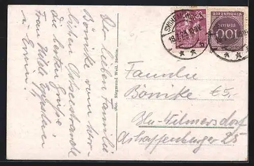 AK Swinemünde, Strandansicht mit Wellengang davor, Strandkörbe und preussische Fahnen