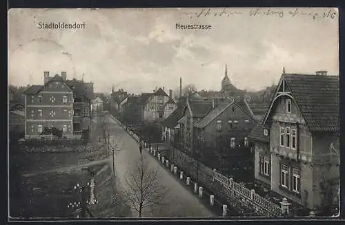 AK Stadtoldendorf, Neuestrasse mit Mann