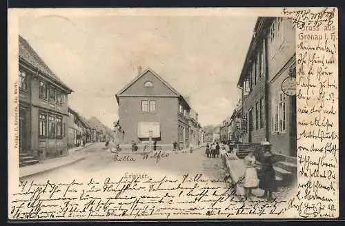 AK Gronau i. H., Leinthor mit Passanten