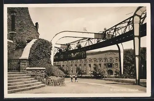 AK Wuppertal-Elberfeld, Stadion mit Strassenpartie