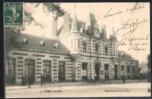 AK Vitre, La Gare, Bahnhof mit Passanten