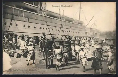 AK Martinique, Groupe de Charbonniers, Hafenszene