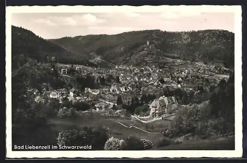 AK Bad Liebenzell im Schwarzwald, Teilansicht mit Strassenpartie