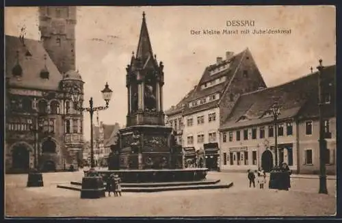AK Dessau, Der kleine Markt mit Jubeldenkmal