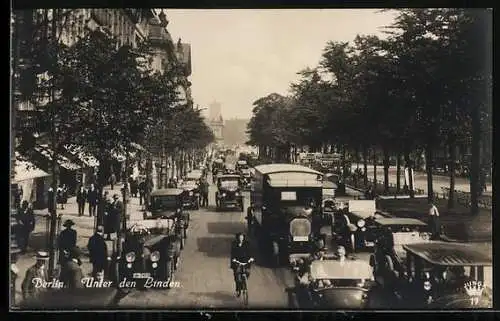 AK Berlin, Unter den Linden, Geschäfte und Verkehr