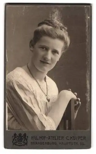 Fotografie Carl Kuiper, Brandenburg, Hauptstr. 55, Porträt einer Dame