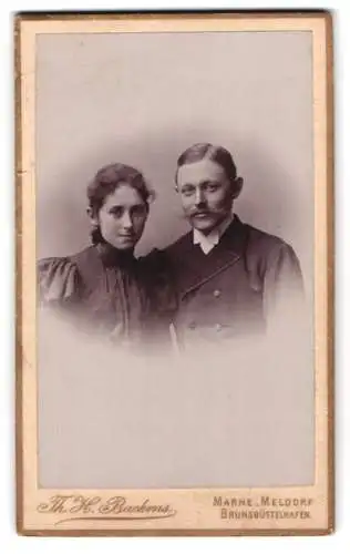 Fotografie Th. H. Backens, Marne, Porträt eines Paares
