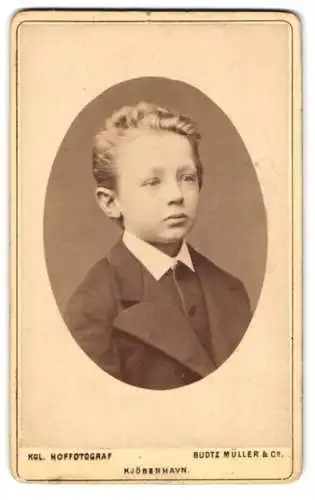 Fotografie Budtz Müller & Co., Kjøbenhavn, Bredgade 21, Porträt eines Jungen