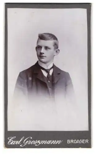 Fotografie Carl Groszmann, Broager, Porträt eines jungen Mannes