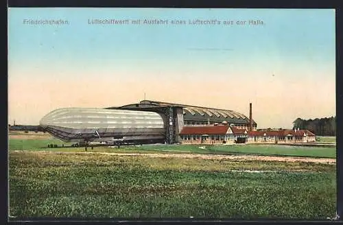 AK Friedrichshafen, Luftschiffwerft mit Ausfahrt eines Luftschiff`s aus der Halle