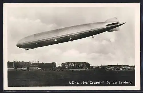 AK Luftschiff LZ127 Graf Zeppelin während der Landung