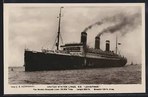 AK Passagierschiff S.S. Leviathan der United States Lines in der Bucht vor der Stadt